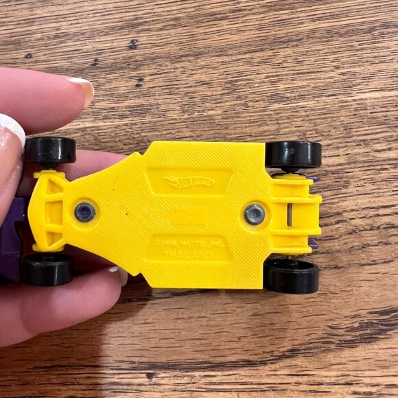 Vintage Hot Wheels 1998 CP 7705 Purple & Yellow Formula 1 Race Car Toy Collectib - Picture 5 of 5